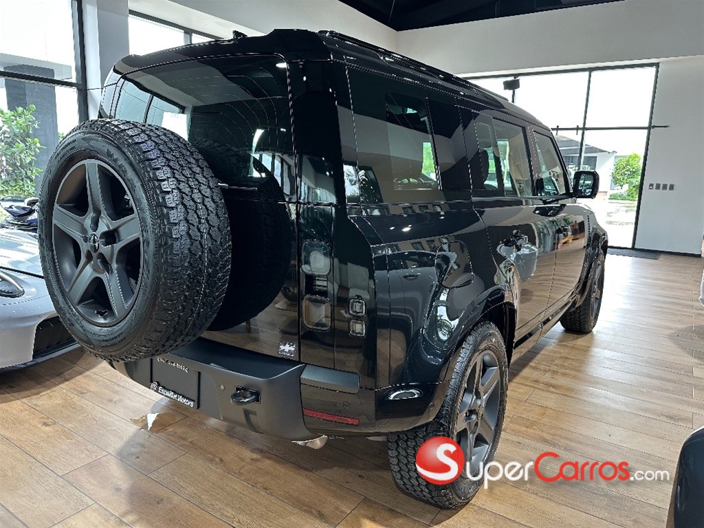 2026 Land Rover Defender 110 — foto 3 / 10