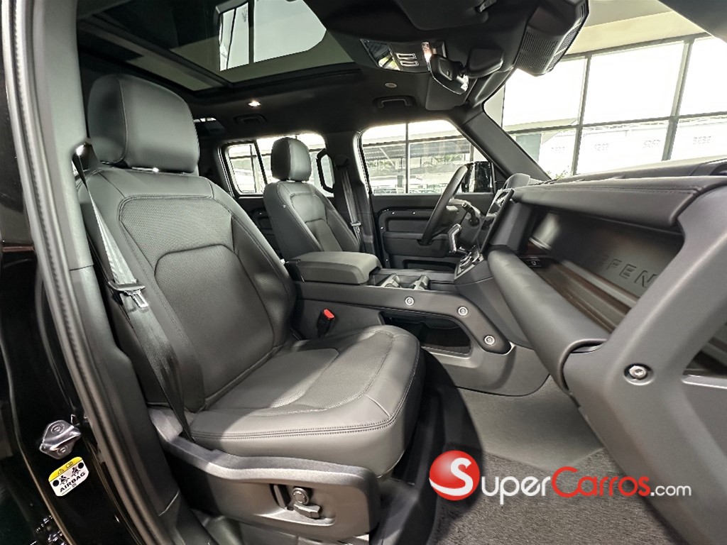 2026 Land Rover Defender 110 — foto 5 / 10