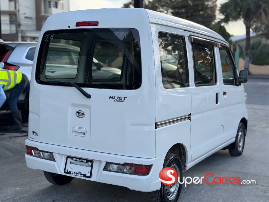 2020 Daihatsu Hijet — foto 7 / 11