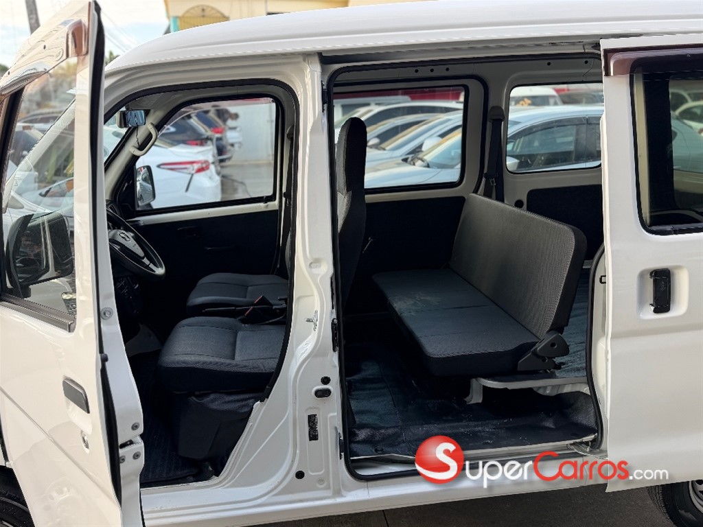 2020 Daihatsu Hijet — foto 10 / 11