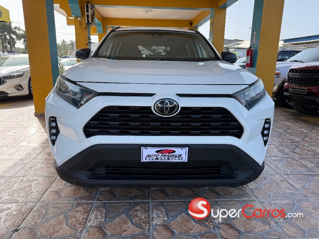 2020 Toyota RAV4 LE
