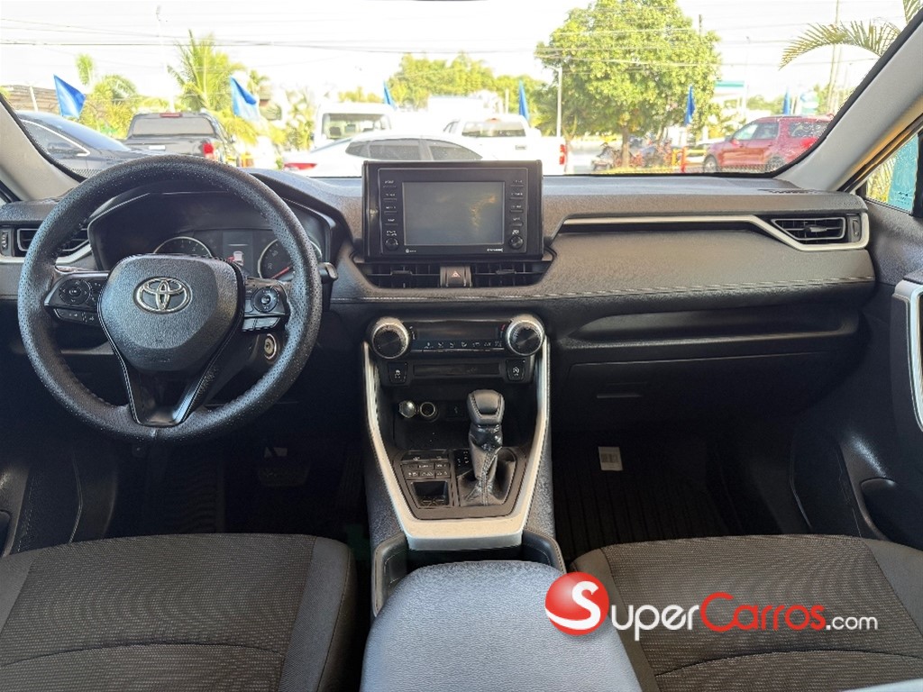 2020 Toyota RAV4 LE — foto 9 / 9