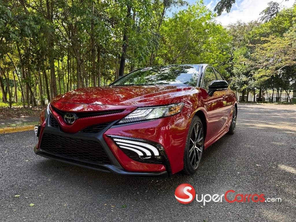 2022 Toyota Camry SE — foto 2 / 9