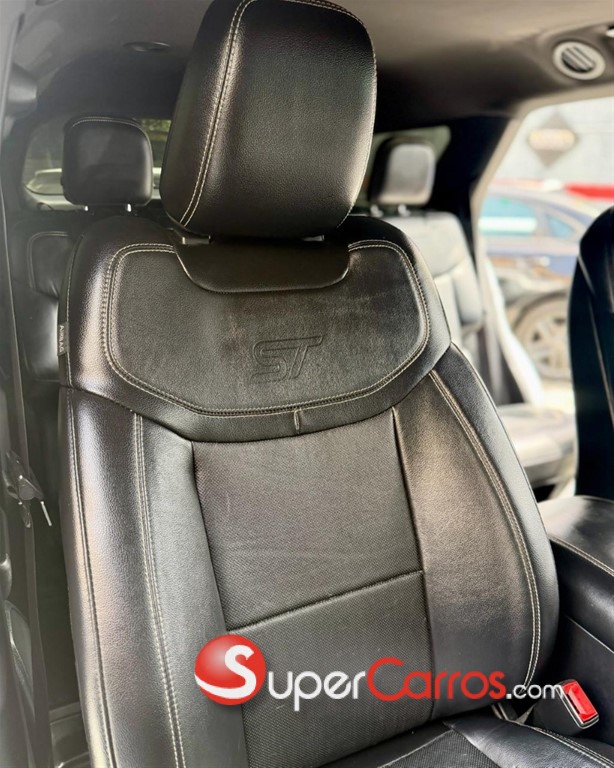 2020 Ford Explorer ST — foto 6 / 11
