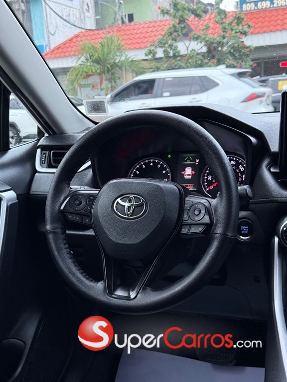 2020 Toyota RAV4 XLE — foto 11 / 12