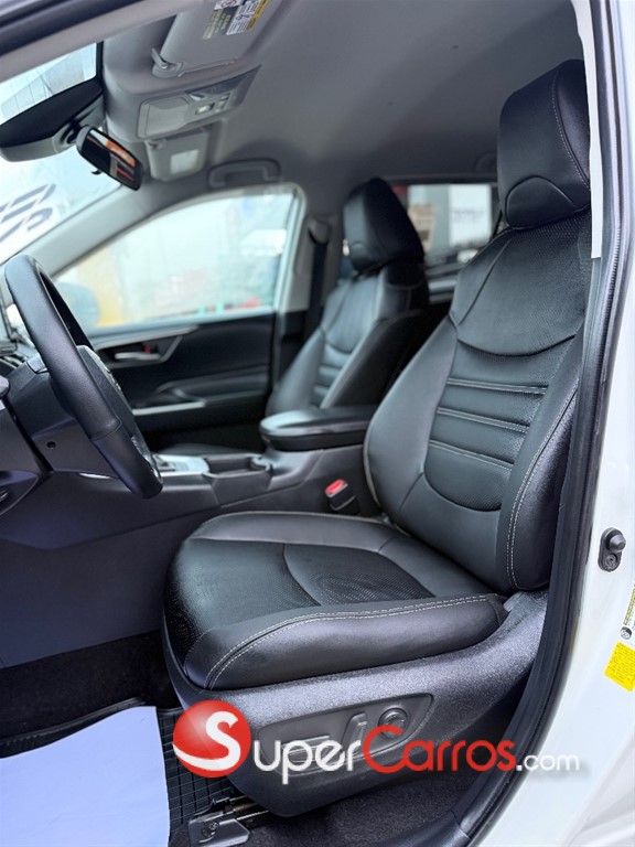 2020 Toyota RAV4 XLE — foto 12 / 12