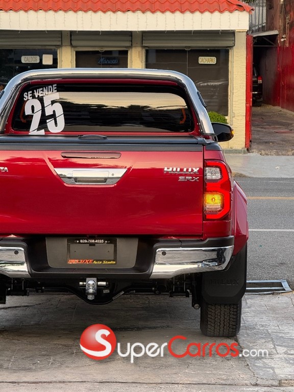 2025 Toyota Hilux Limited WT — foto 6 / 12