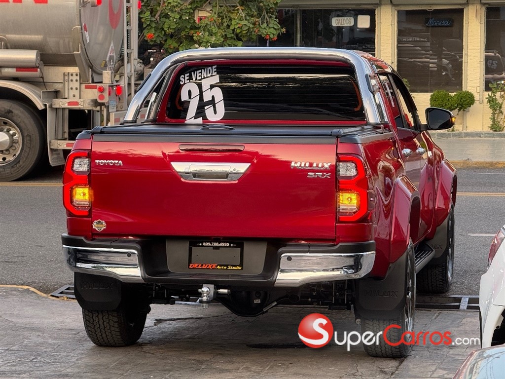 2025 Toyota Hilux Limited WT — foto 8 / 12