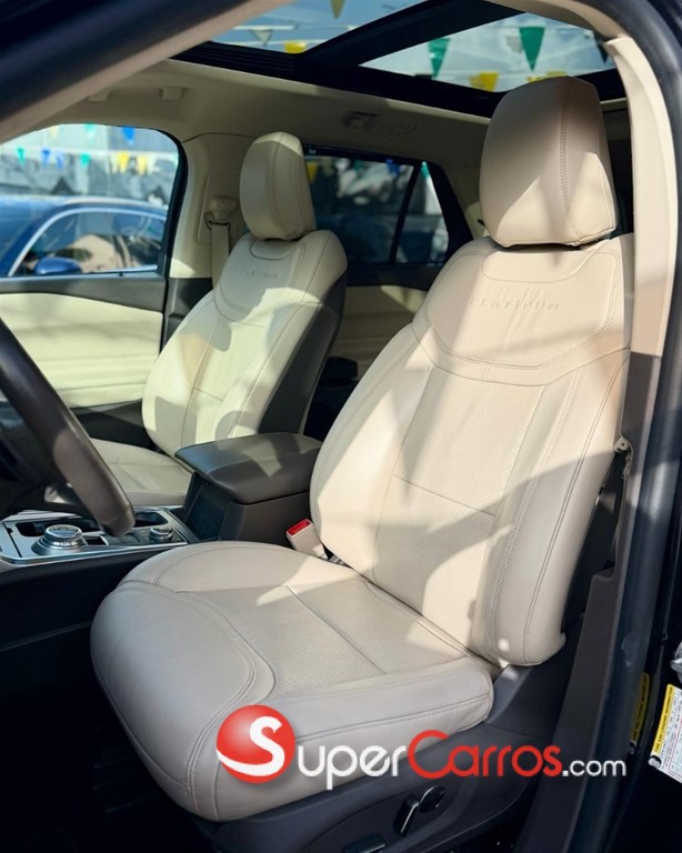 2020 Ford Explorer Platinum — foto 6 / 12