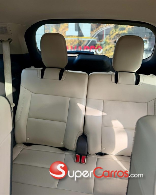 2020 Ford Explorer Platinum — foto 9 / 12