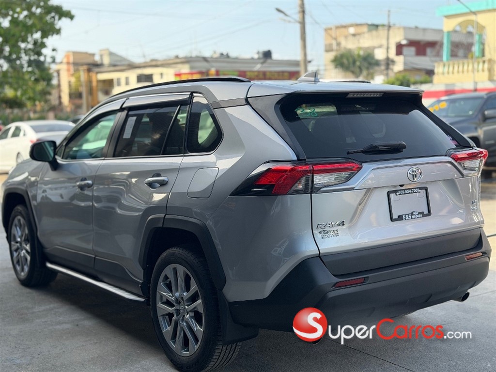 2021 Toyota RAV4 LE — foto 6 / 11
