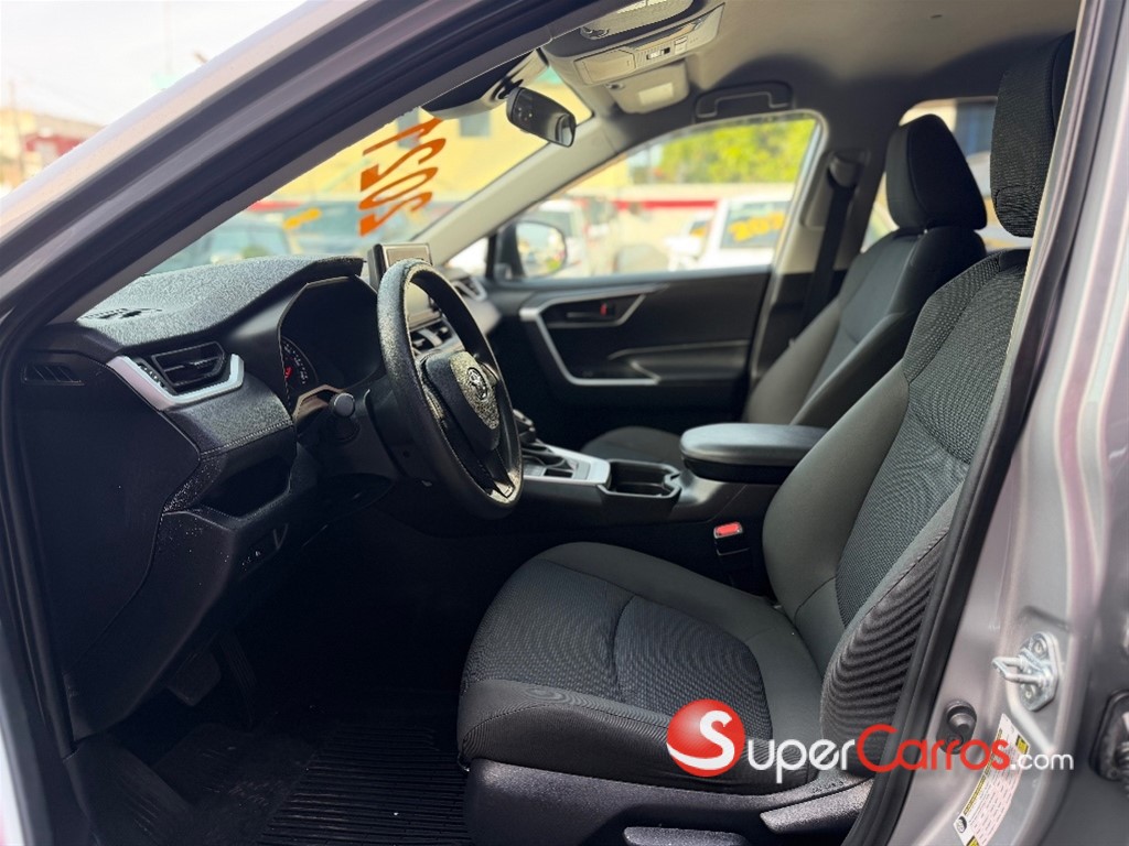 2021 Toyota RAV4 LE — foto 8 / 11