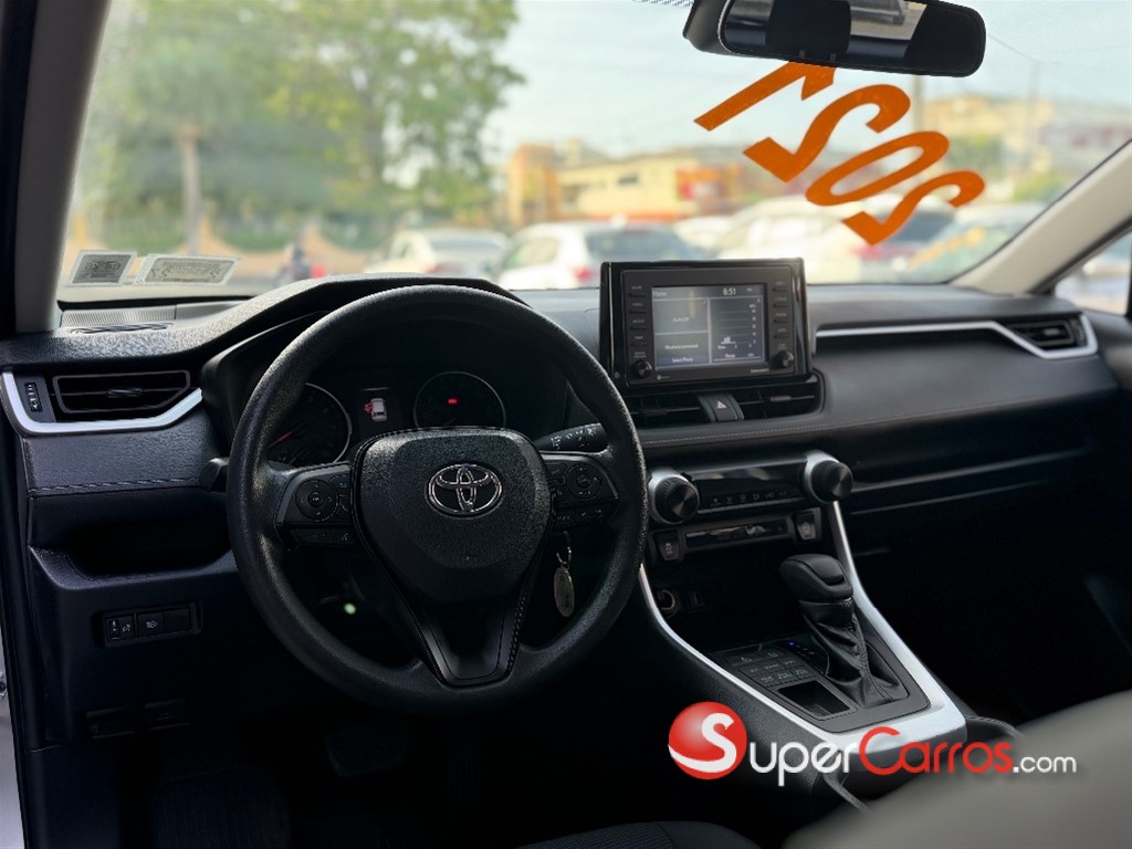 2021 Toyota RAV4 LE — foto 9 / 11