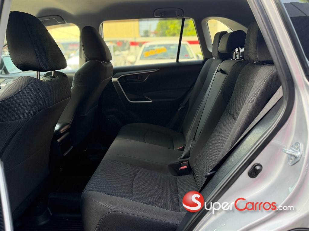 2021 Toyota RAV4 LE — foto 10 / 11