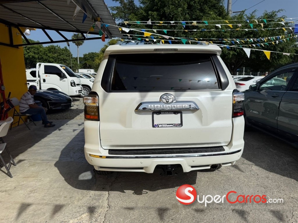2020 Toyota 4 Runner Limited — foto 3 / 9