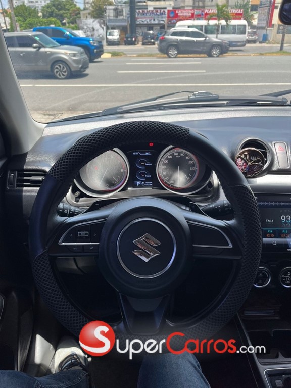 2018 Suzuki Swift GLX Hybrid — foto 6 / 10