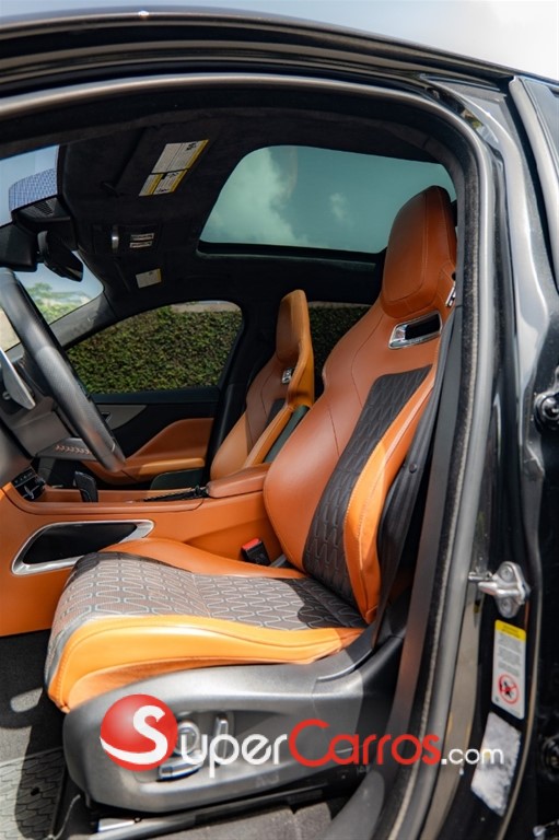 2020 Jaguar F-Pace SVR — foto 6 / 11