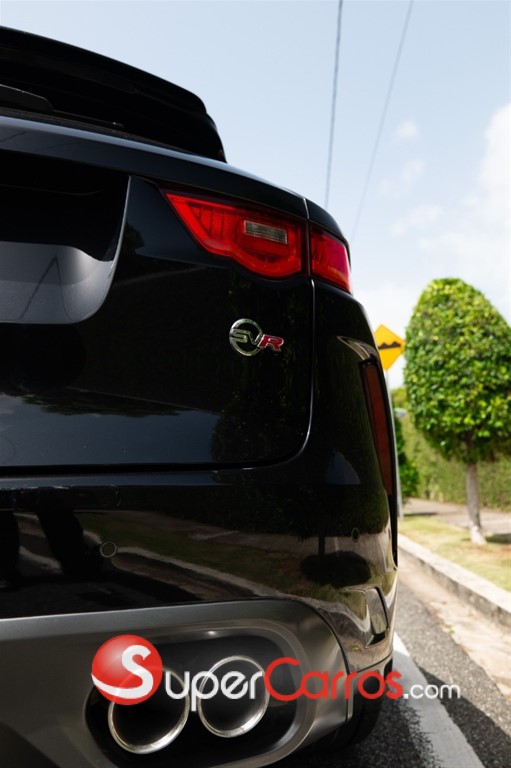 2020 Jaguar F-Pace SVR — foto 7 / 11