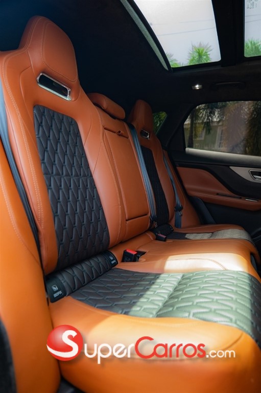 2020 Jaguar F-Pace SVR — foto 11 / 11