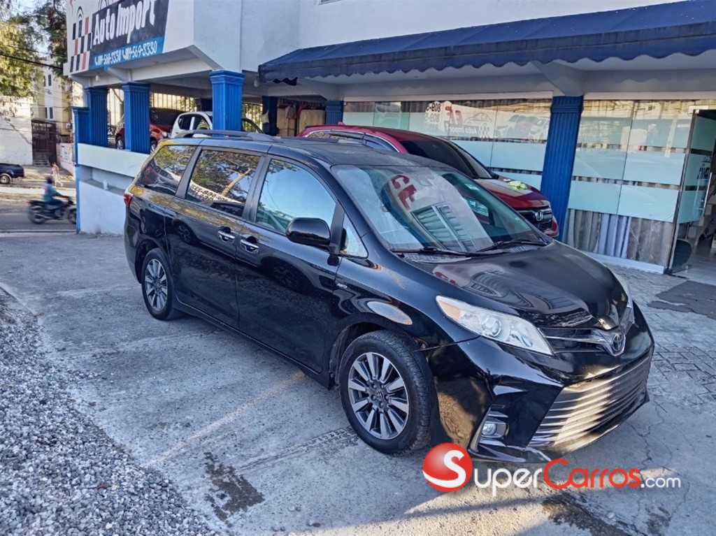 2020 Toyota Sienna XLE — foto 2 / 12