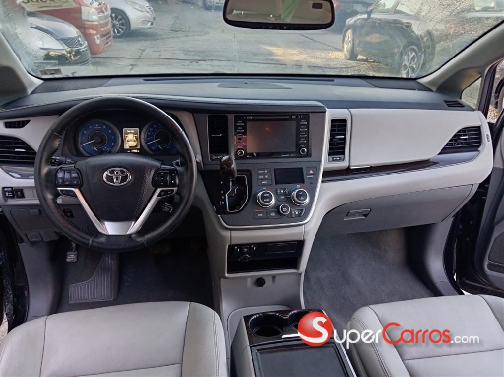 2020 Toyota Sienna XLE — foto 12 / 12