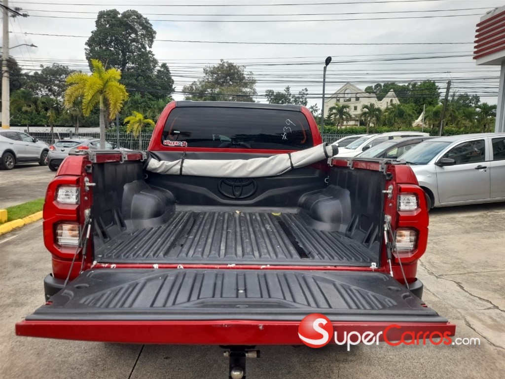 2025 Toyota Hilux GR Sport — foto 11 / 12