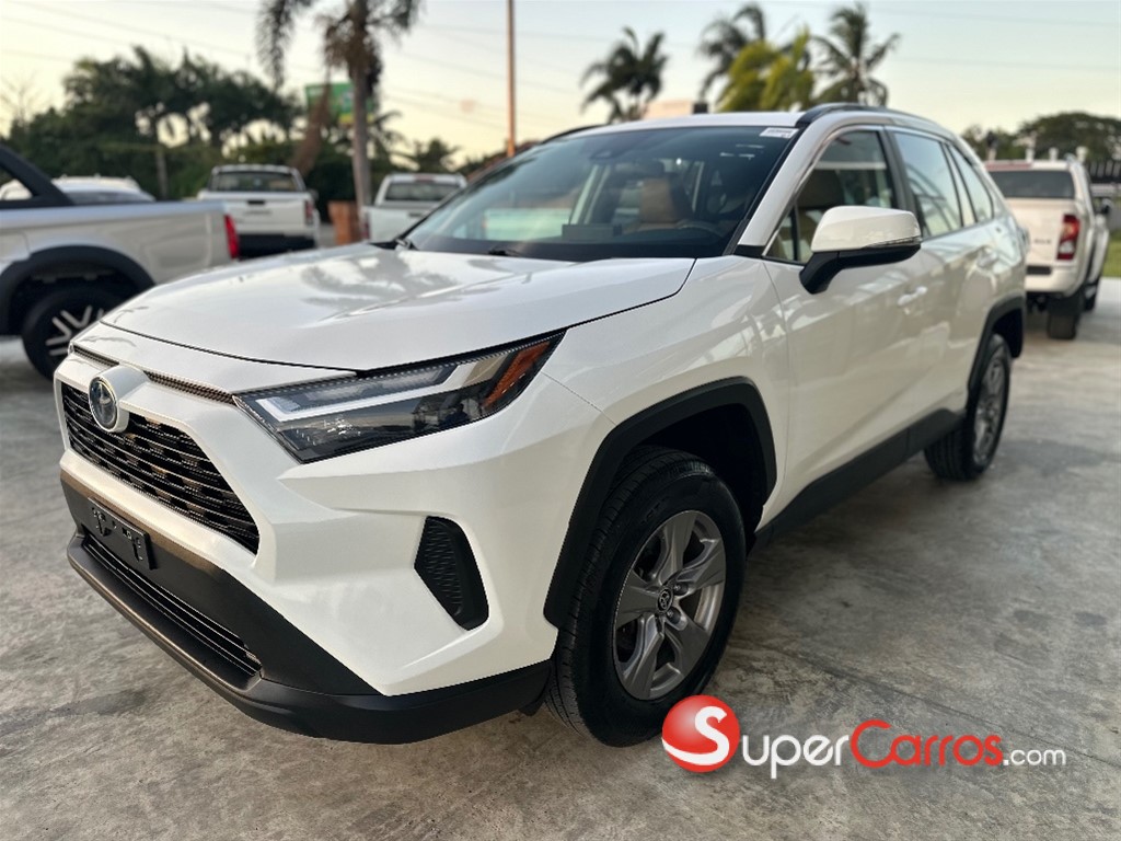 2022 Toyota RAV4 XLE Hybrid — foto 3 / 9