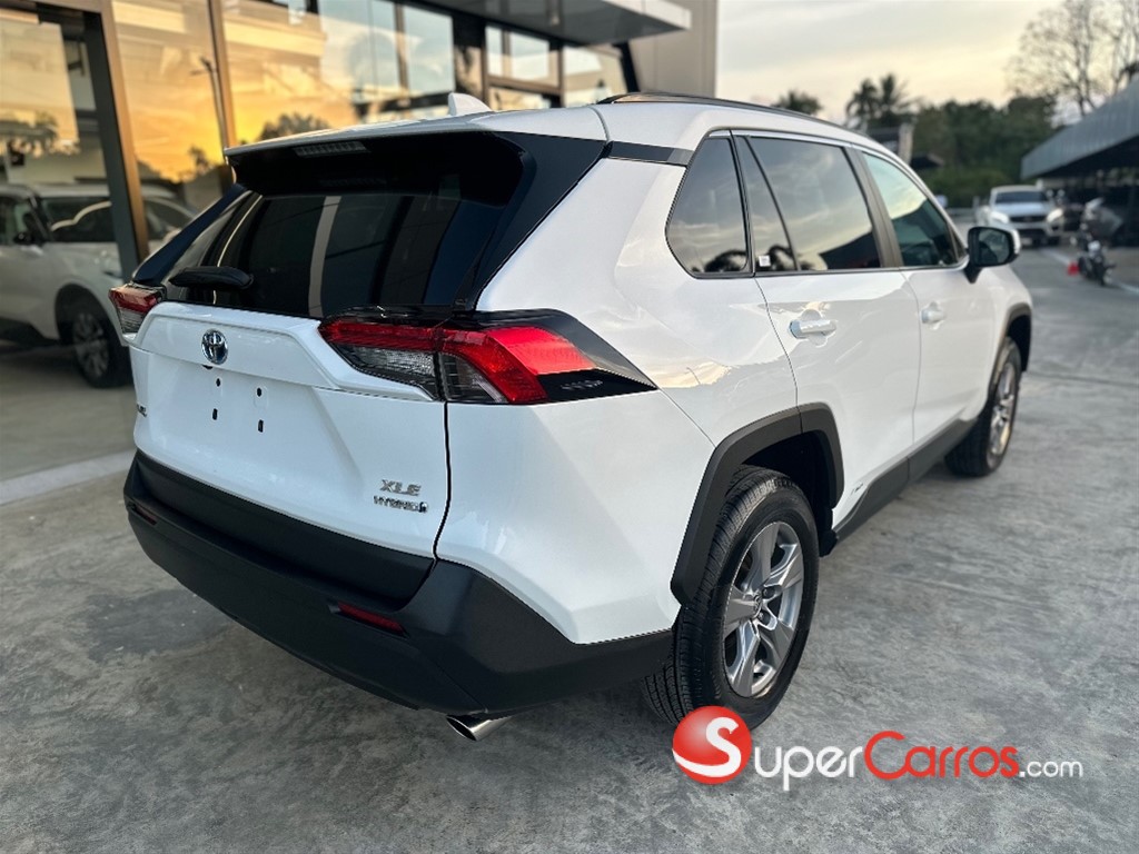 2022 Toyota RAV4 XLE Hybrid — foto 6 / 9