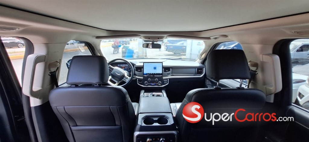 2023 Ford Expedition XLT — foto 6 / 9