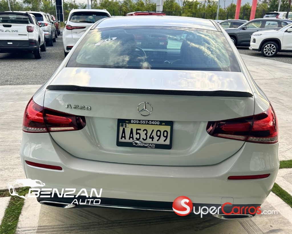 2020 Mercedes-Benz 220 — foto 3 / 9