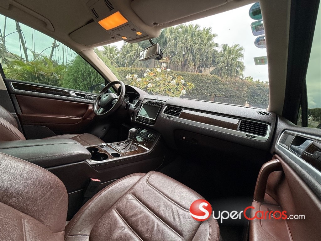 2013 Volkswagen Touareg — foto 8 / 10