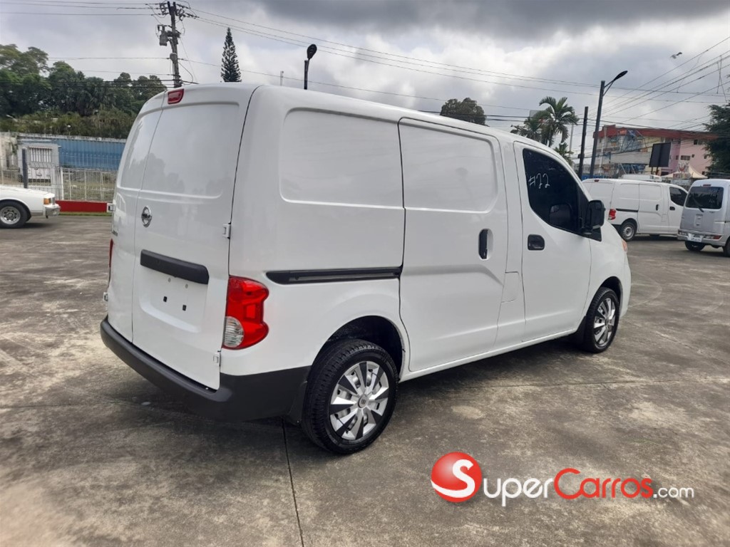 2020 Nissan NV 200 — foto 8 / 12