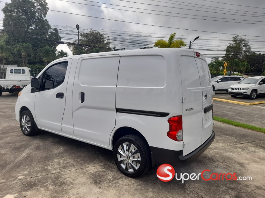 2020 Nissan NV 200 — foto 9 / 12
