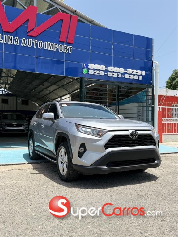 2020 Toyota RAV4 XLE — foto 10 / 11