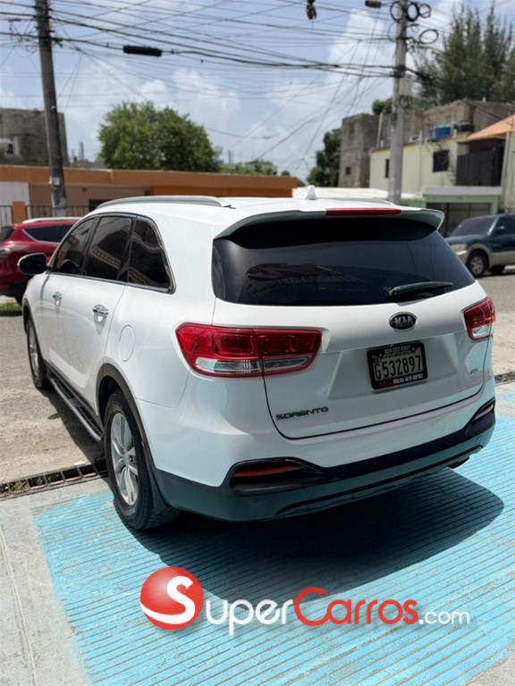 2016 Kia Sorento LX — foto 8 / 12