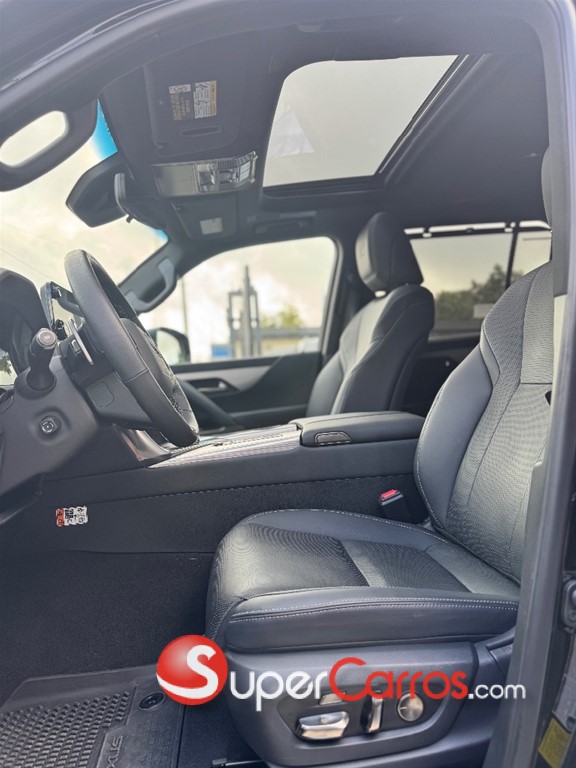 2025 Lexus LX 700 H F SPORT — foto 9 / 12