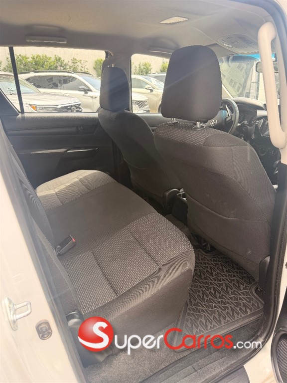 2023 Toyota Hilux 2.4 — foto 8 / 10