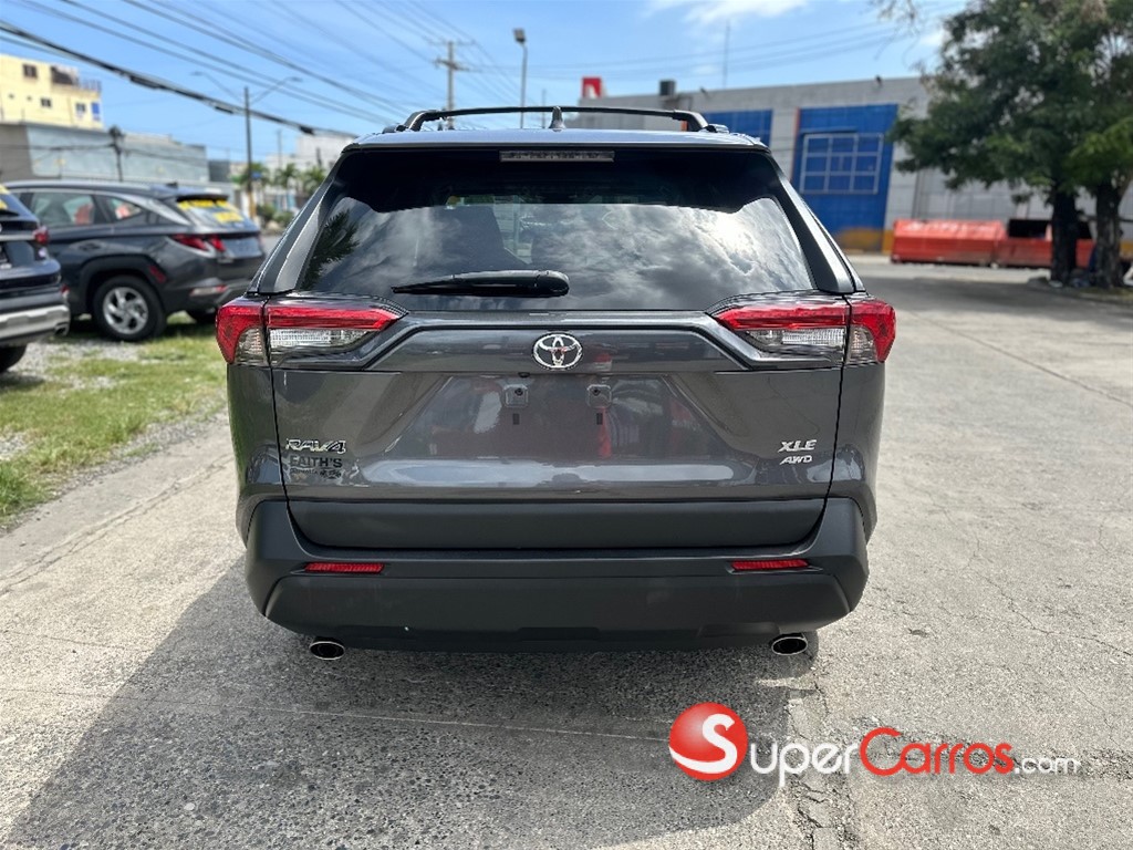 2023 Toyota RAV4 XLE Premium — foto 6 / 12