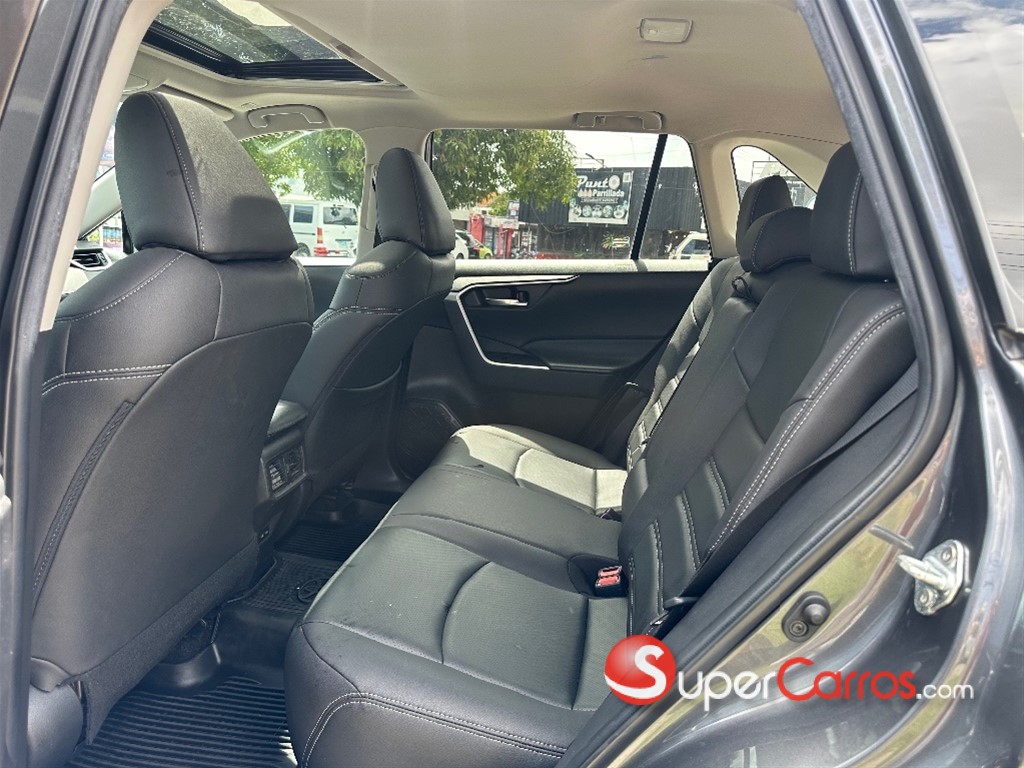 2023 Toyota RAV4 XLE Premium — foto 8 / 12