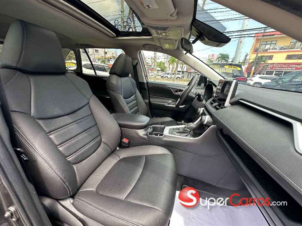 2023 Toyota RAV4 XLE Premium — foto 9 / 12