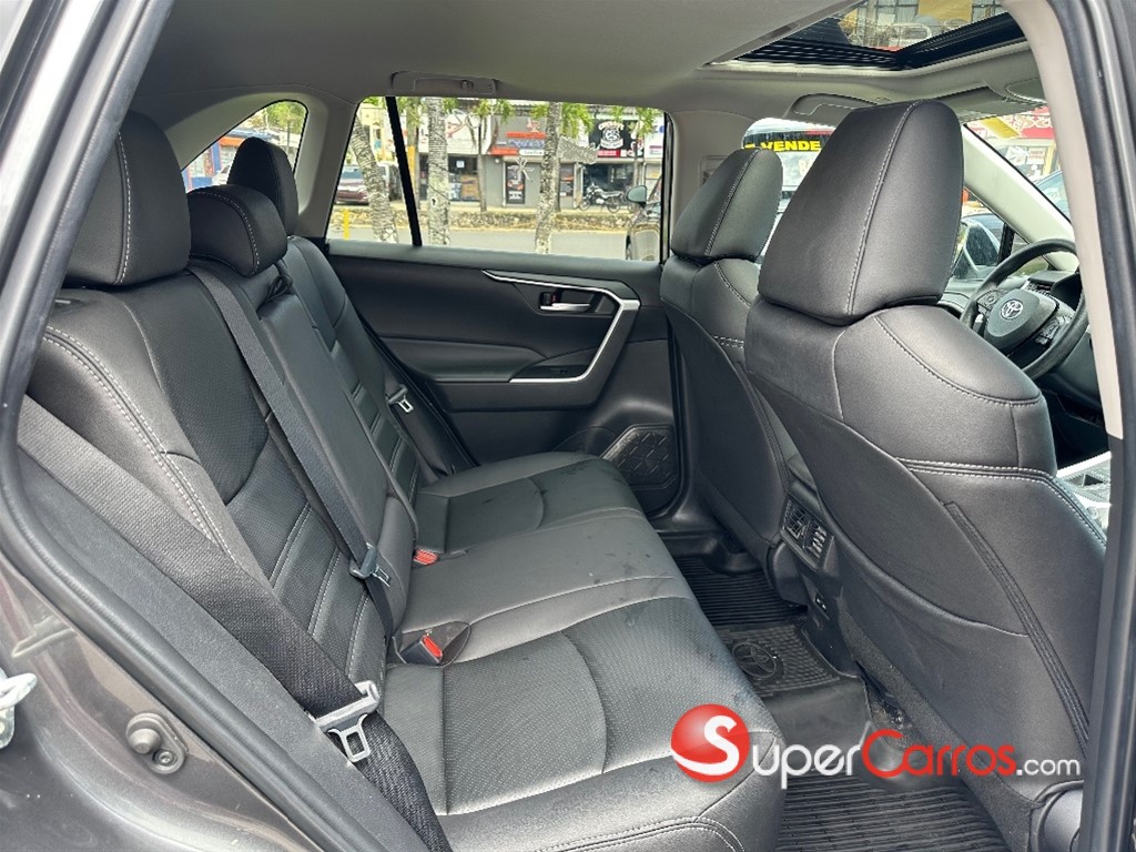 2023 Toyota RAV4 XLE Premium — foto 10 / 12
