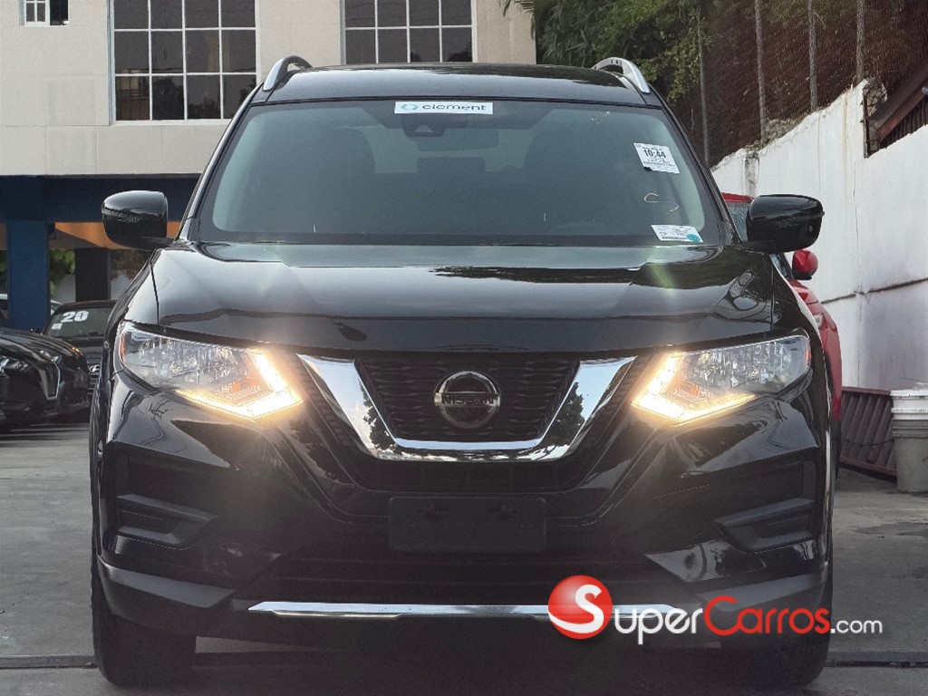 2020 Nissan Rogue SV — foto 2 / 9