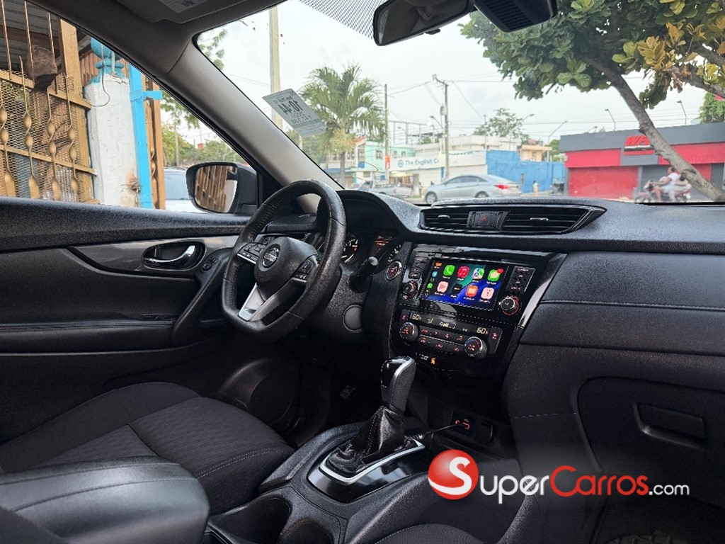 2020 Nissan Rogue SV — foto 6 / 9