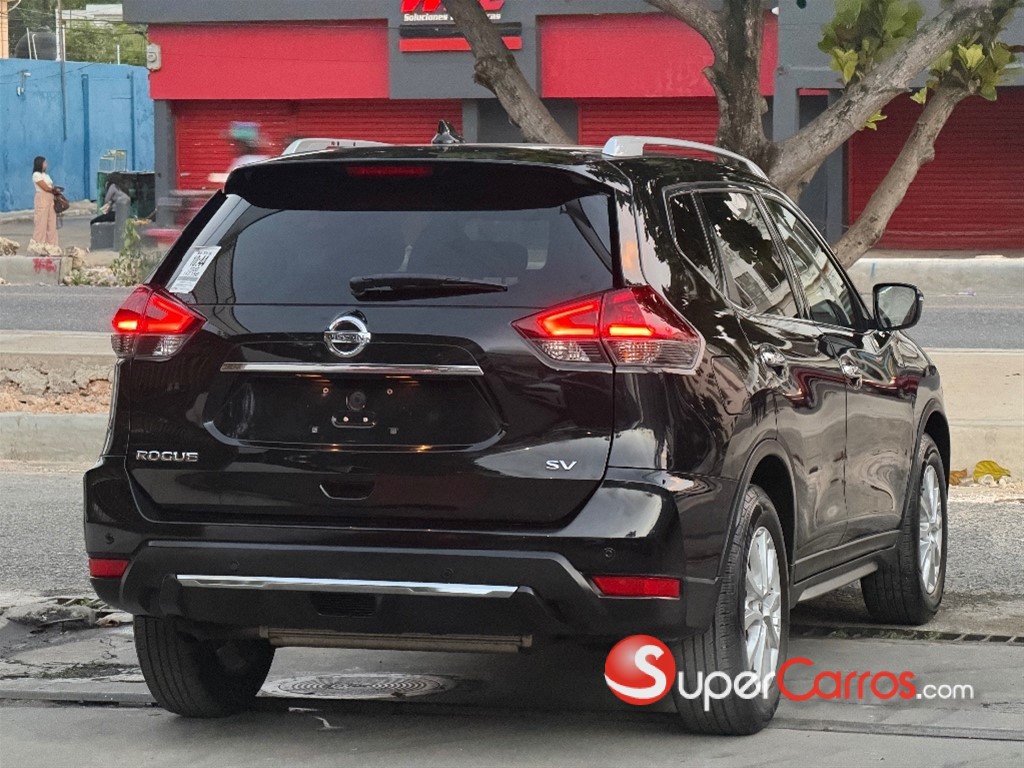 2020 Nissan Rogue SV — foto 7 / 9