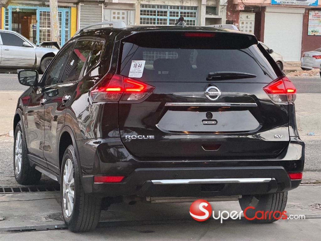 2020 Nissan Rogue SV — foto 8 / 9