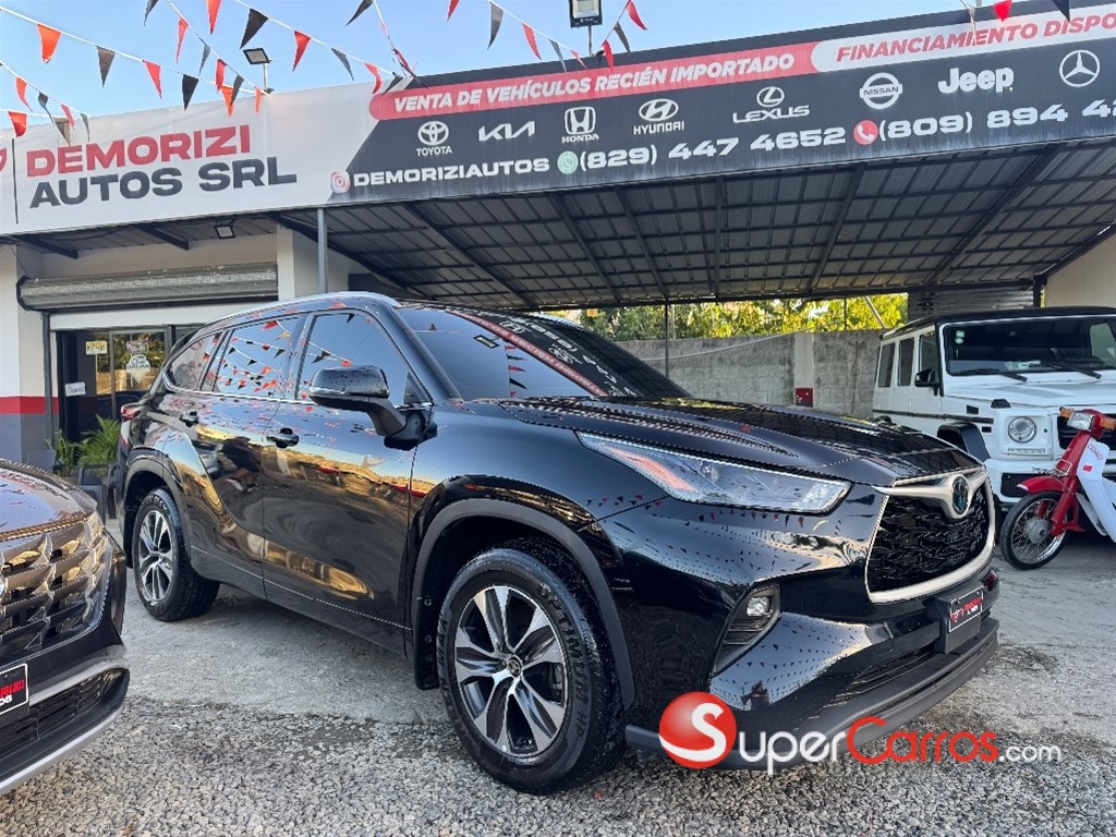 2022 Toyota Highlander XLE