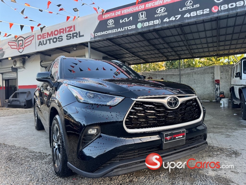 2022 Toyota Highlander XLE — foto 2 / 12