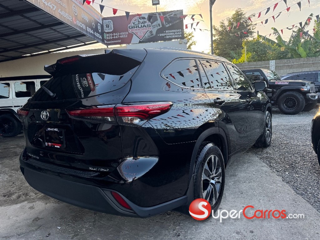 2022 Toyota Highlander XLE — foto 4 / 12