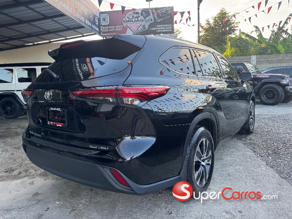 2022 Toyota Highlander XLE — foto 5 / 12