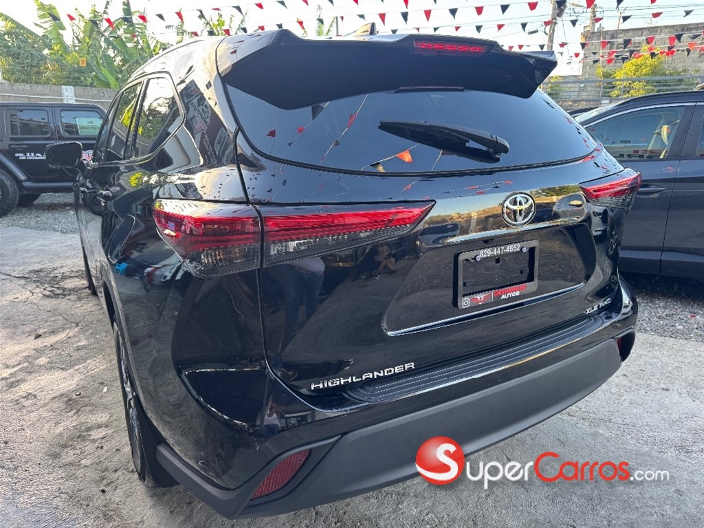 2022 Toyota Highlander XLE — foto 6 / 12